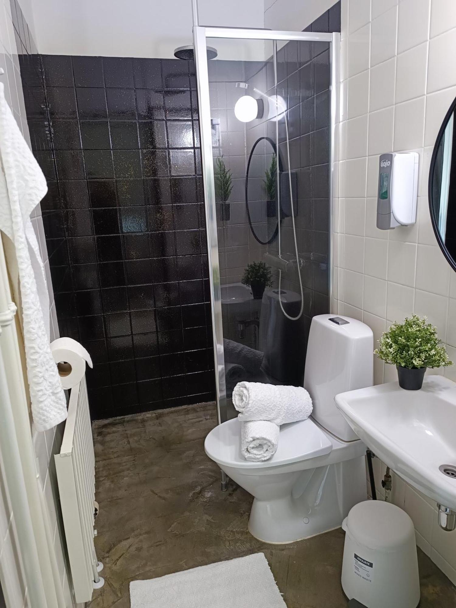 Goiglo Hotel & Hostel كوسامْوُ الغرفة الصورة