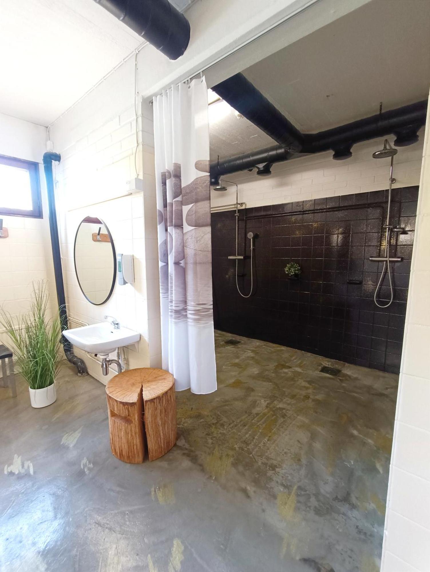 Goiglo Hotel & Hostel كوسامْوُ الغرفة الصورة