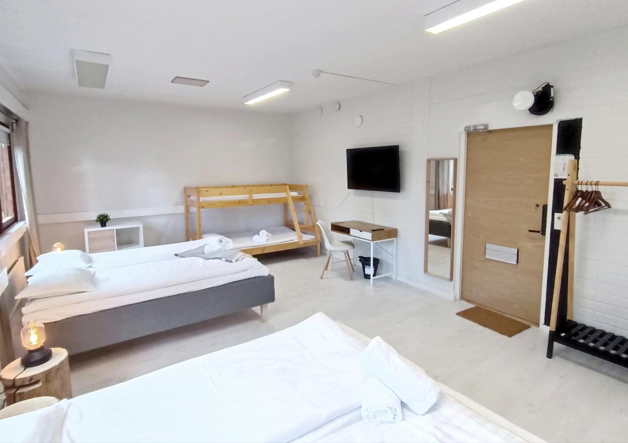 Goiglo Hotel & Hostel كوسامْوُ الغرفة الصورة