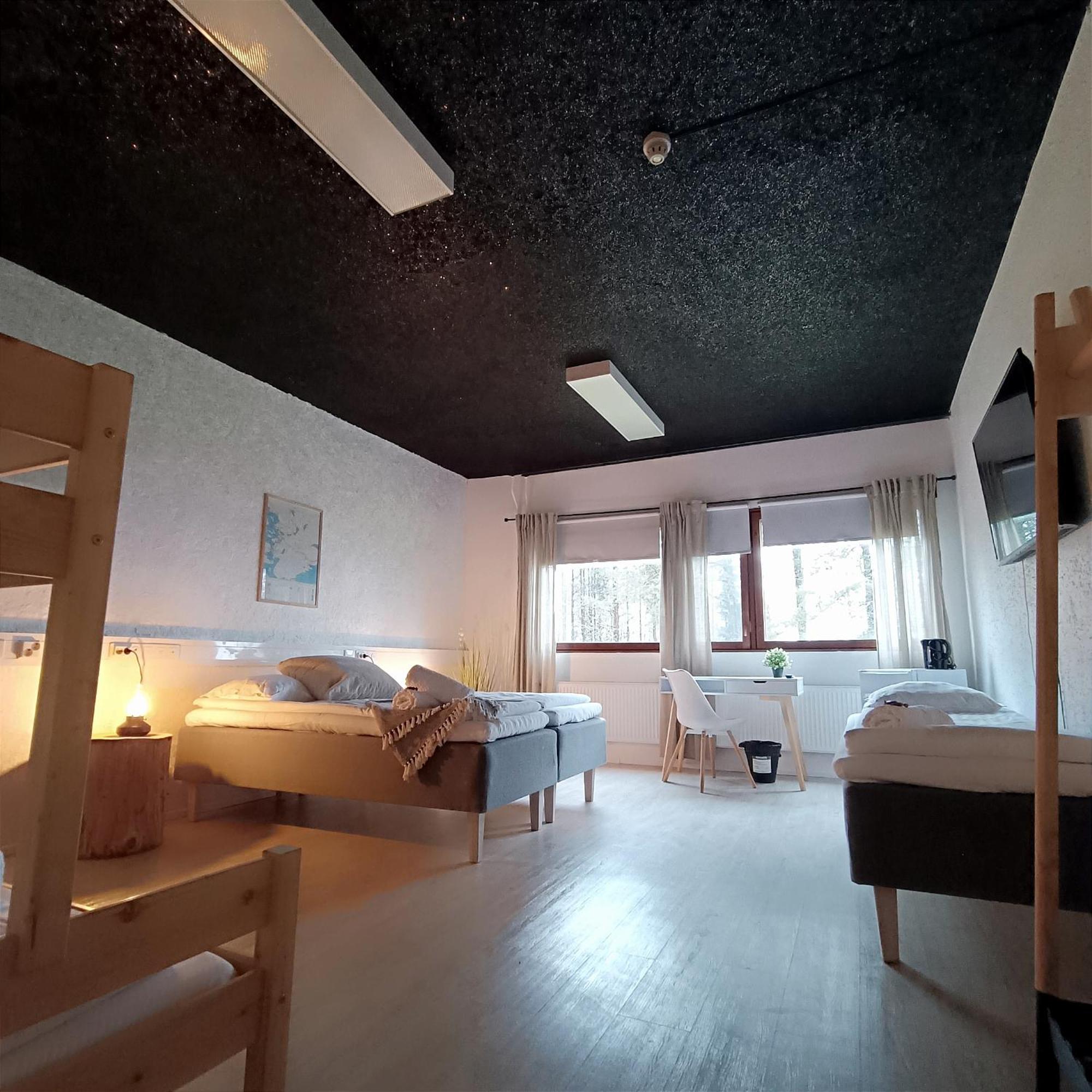 Goiglo Hotel & Hostel كوسامْوُ الغرفة الصورة